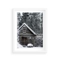 Plakat w ramie 30x40 - Zaklęta Zima - domek w lesie, śnieg - rama biała