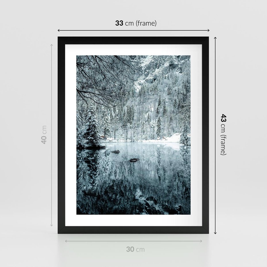 Plakat w ramie 30x40 - Zimowy Raj - zimowy górski krajobraz, jezioro w górach - rama czarna