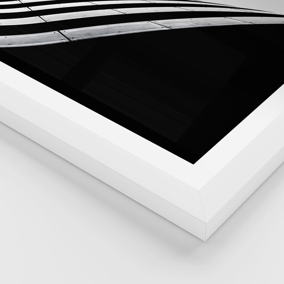 Plakat w ramie 30x40 - Architektoniczna Fala - architektura, falowany budynek - rama biała