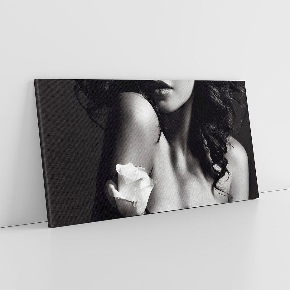 Obraz na płótnie 140x70 - Piękno kobiecego aktu uchwycone - kobieta, akt