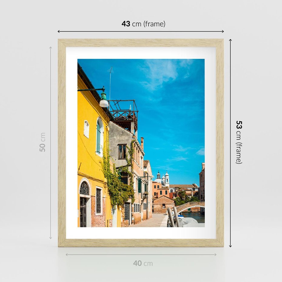 Plakat w ramie 40x50 - Przechadzka w Sercu Miasta - uliczka, perspektywa - rama drewno