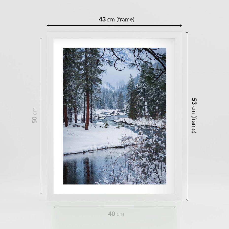 Plakat w ramie 40x50 - Śnieżne cuda - zima, las - rama biała