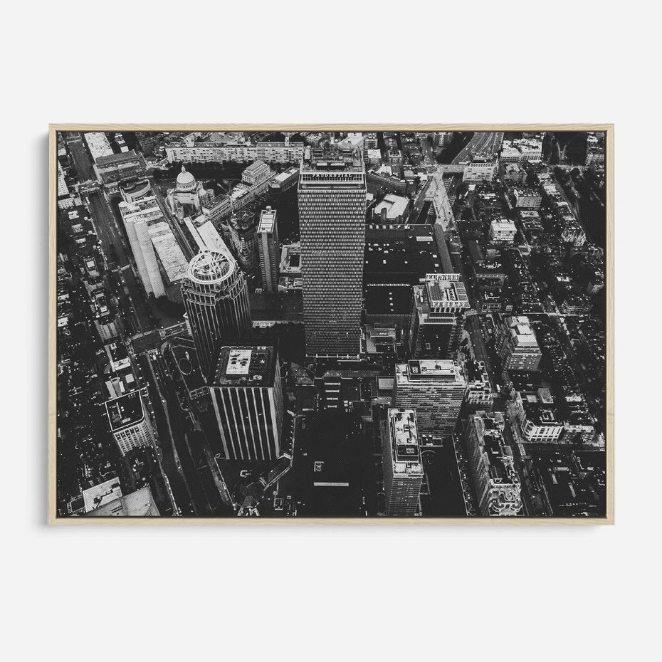 Obraz w ramie 100x70 - Kontrastujące miasto - miasto, biało - rama drewno