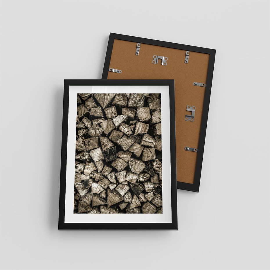 Plakat w ramie 30x40 - Piękno Drewna - belki drewna, drewno - rama czarna