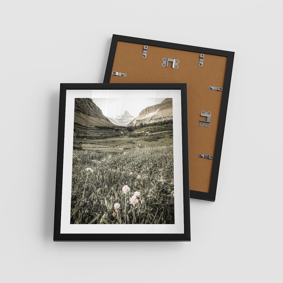 Plakat w ramie 40x50 - Nostalgiczne Góry - górski krajobraz, łaka w górach - rama czarna