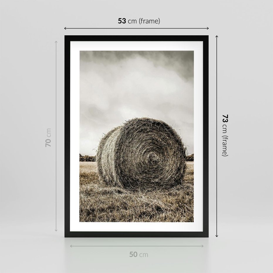 Plakat w ramie 50x70 - Siano w Sepii: Wiejska Tradycja - snopek siana, bela siana - rama czarna