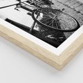 Plakat w ramie 40x50 - Rower w Kontraście - rower, czarno - rama drewno