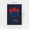 Obraz w ramie 50x70 - Podróżne Barwy - czerwone abstrakcyjne kwiaty, granatowe tło - rama czarna