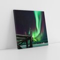 Obraz na płótnie 50x50 - Zorza polarna w tajemniczej nocnej przestrzeni - zorza, polarna