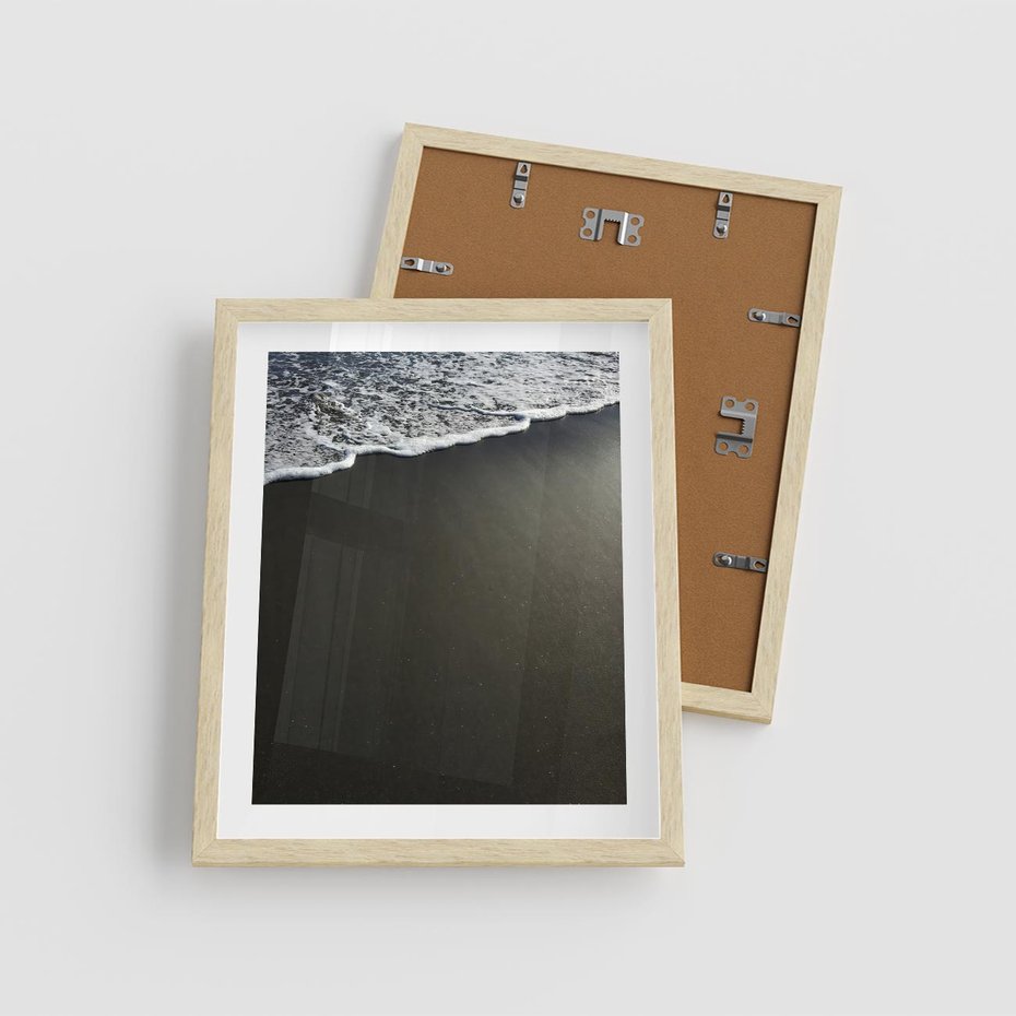 Plakat w ramie 40x50 - Morskie Fale na Plaży - plaża, morskie fale omywają piasek - rama drewno