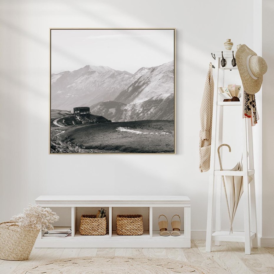 Obraz w ramie 80x80 - Wzgórza w Bieli - górski krajobraz, punkt widokowy - rama drewno