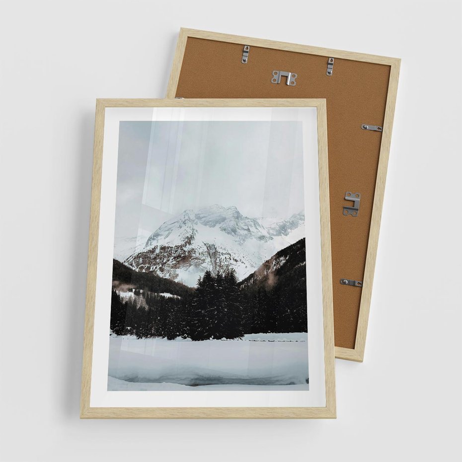 Plakat w ramie 50x70 - W Cieniu Śnieżnych Szczytów - górski krajobraz, zima - rama drewno