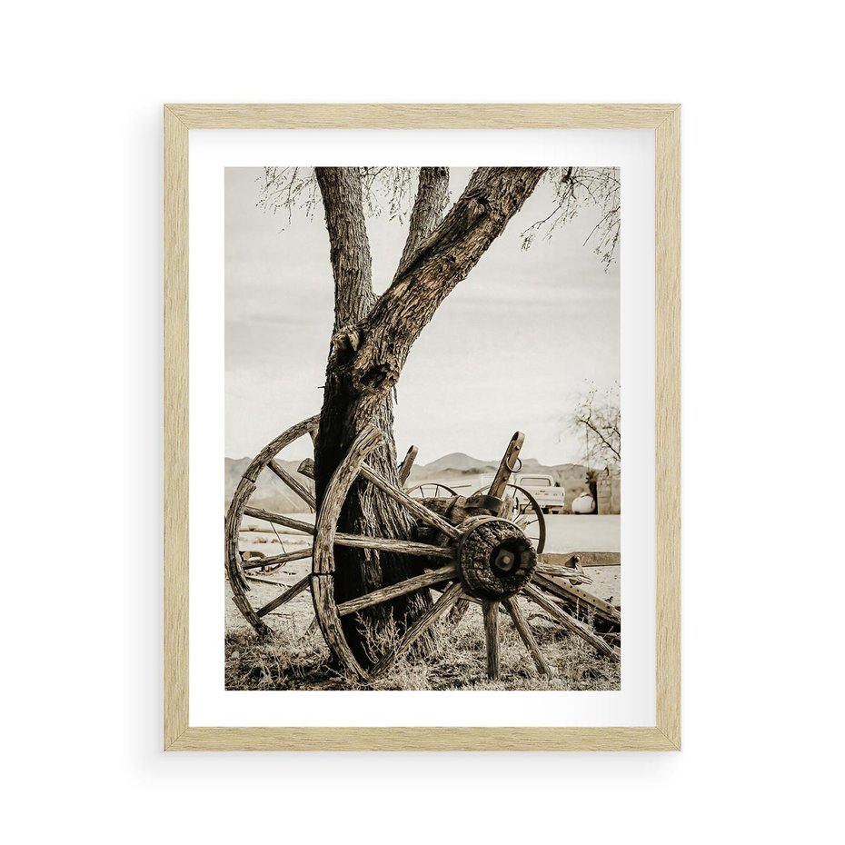 Plakat w ramie 40x50 - Rustykalna Tradycja - koło starego wozu, rustykalny styl - rama drewno