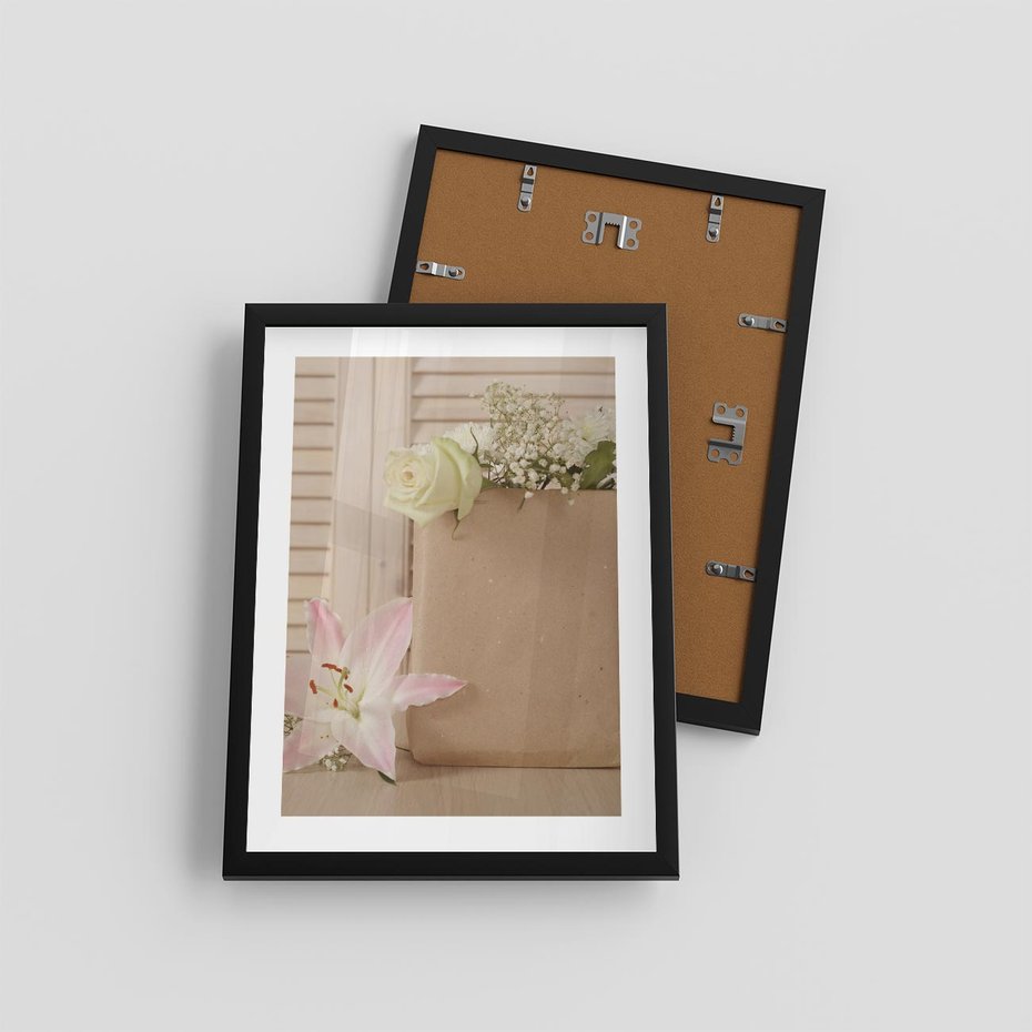 Plakat w ramie 30x40 - Elegancja W Prostocie - kwiaty, mnimalizm - rama czarna