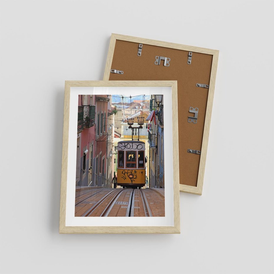 Plakat w ramie 30x40 - Lizbońskie tramwaje - podróż w czasie - Lizbona, tramwaj - rama drewno