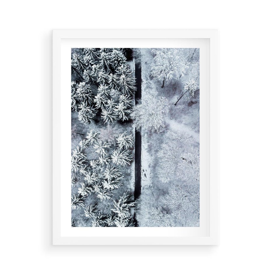 Plakat w ramie 50x70 - Ujęcie Zimowej Szosy - zima, śnieg - rama biała