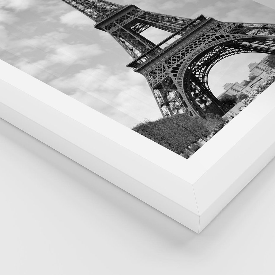 Plakat w ramie 40x50 - Nocna panorama Paryża z wieżą Eiffla - Eiffla, Paryż - rama biała