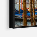 Obraz w ramie 50x70 - Urok Wenecji - fotografia, przystań w Wenecji - rama czarna