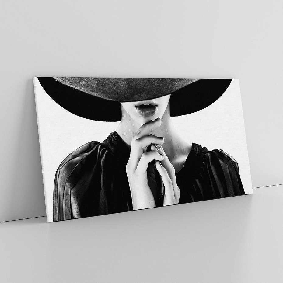 Obraz na płótnie 120x60 - Czarna Elegancja - fotografia czarno biała, zbliżenie portret kobiety w czerni