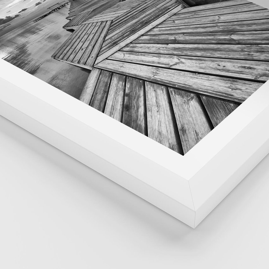 Plakat w ramie 30x40 - Pomost nad Morzem - pomost, morze - rama biała