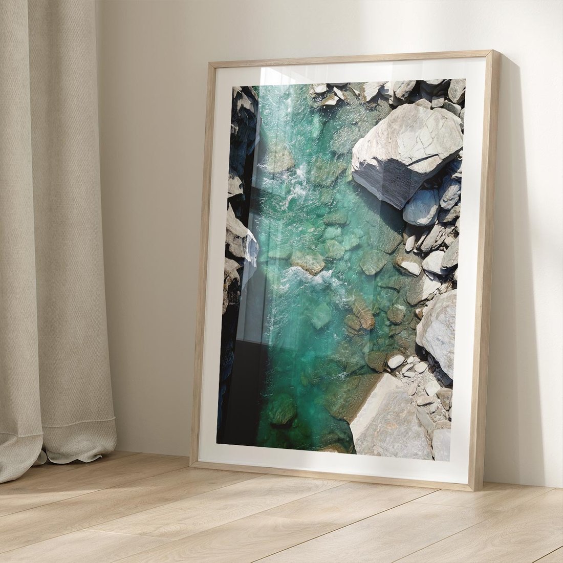 Plakat w ramie 40x50 - Spotkanie natury i siły - rzeka, skały - rama drewno