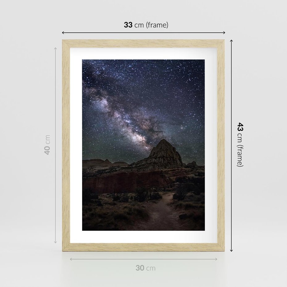 Plakat w ramie 30x40 - Gwiaździsta Noc na Pustyni - noc na pustyni, gwiździste niebo - rama drewno