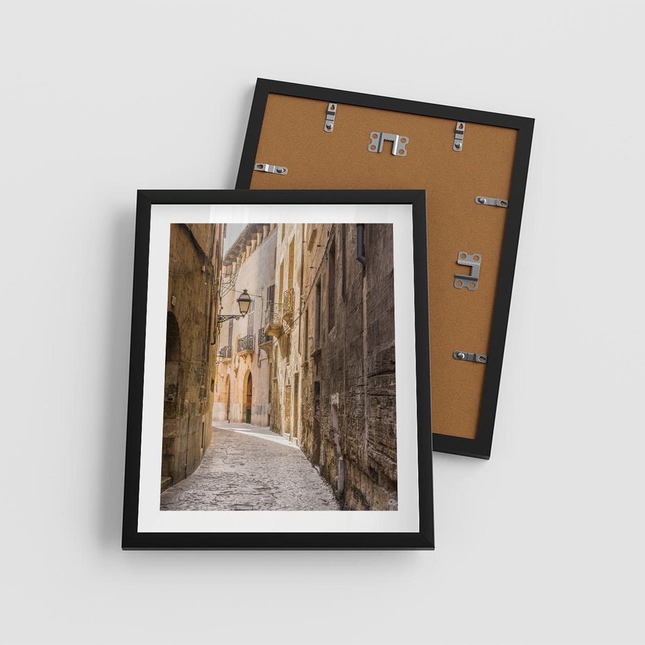 Plakat w ramie 40x50 - Perspektywa Uliczki - uliczka, perspektywa - rama czarna