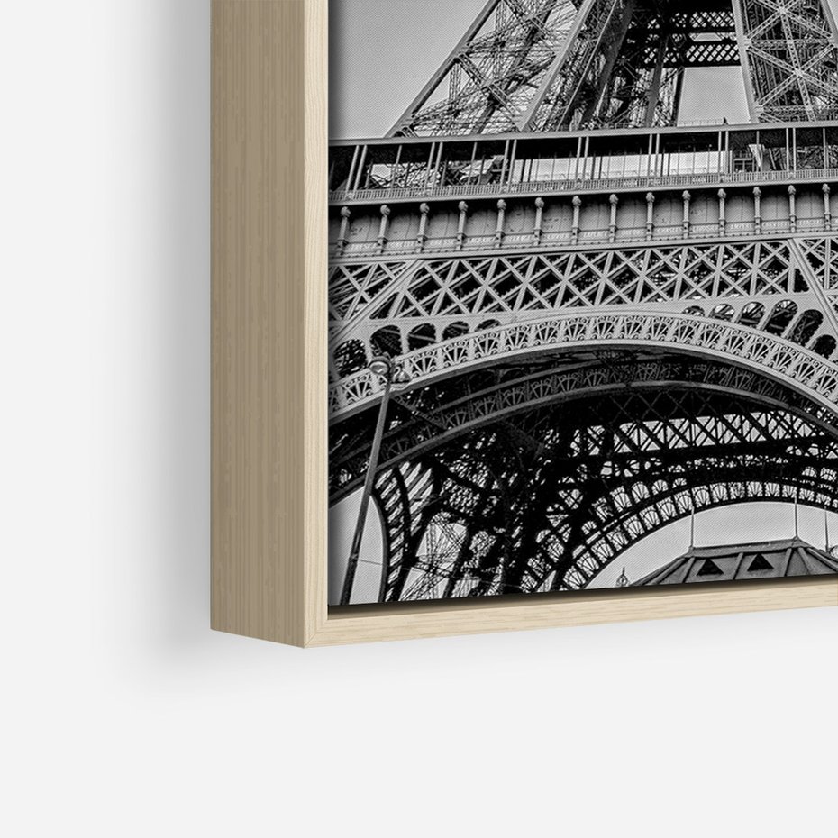 Obraz w ramie 70x100 - Zabawa w Paryżu - czarno białe zdjecie, wieża eiffla - rama drewno