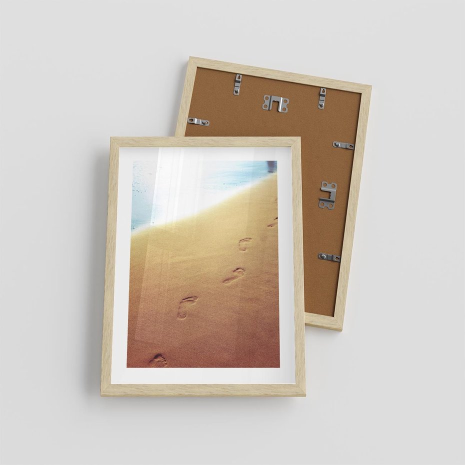 Plakat w ramie 30x40 - Ślad Przygody - ślady, stóp - rama drewno