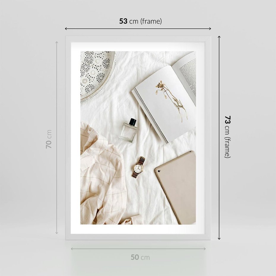 Plakat w ramie 50x70 - Perfumy, Książka i Moda - kobieca kompozycja, perfumy - rama biała
