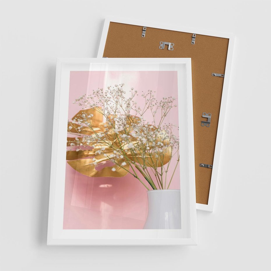 Plakat w ramie 50x70 - Złoty Akcent - złoty liść montery, gipsówka - rama biała