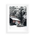Plakat w ramie 50x70 - Zimowy Urok Drewnianego Domku - zima, drewniany domek - rama biała