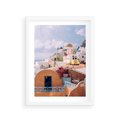 Plakat w ramie 30x40 - Błękit Morza i Białe Domki - Santorini, wyspa - rama biała
