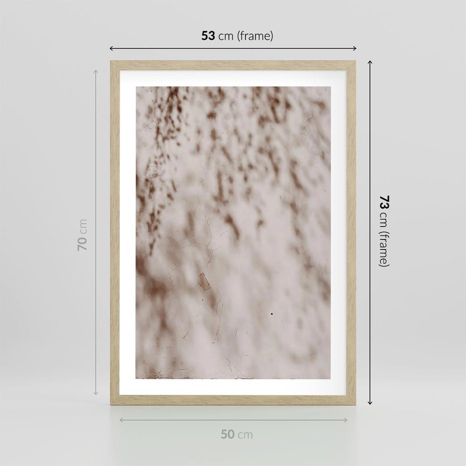 Plakat w ramie 50x70 - Cień Gałęzi - beżowa ściana, cień gałęzi - rama drewno