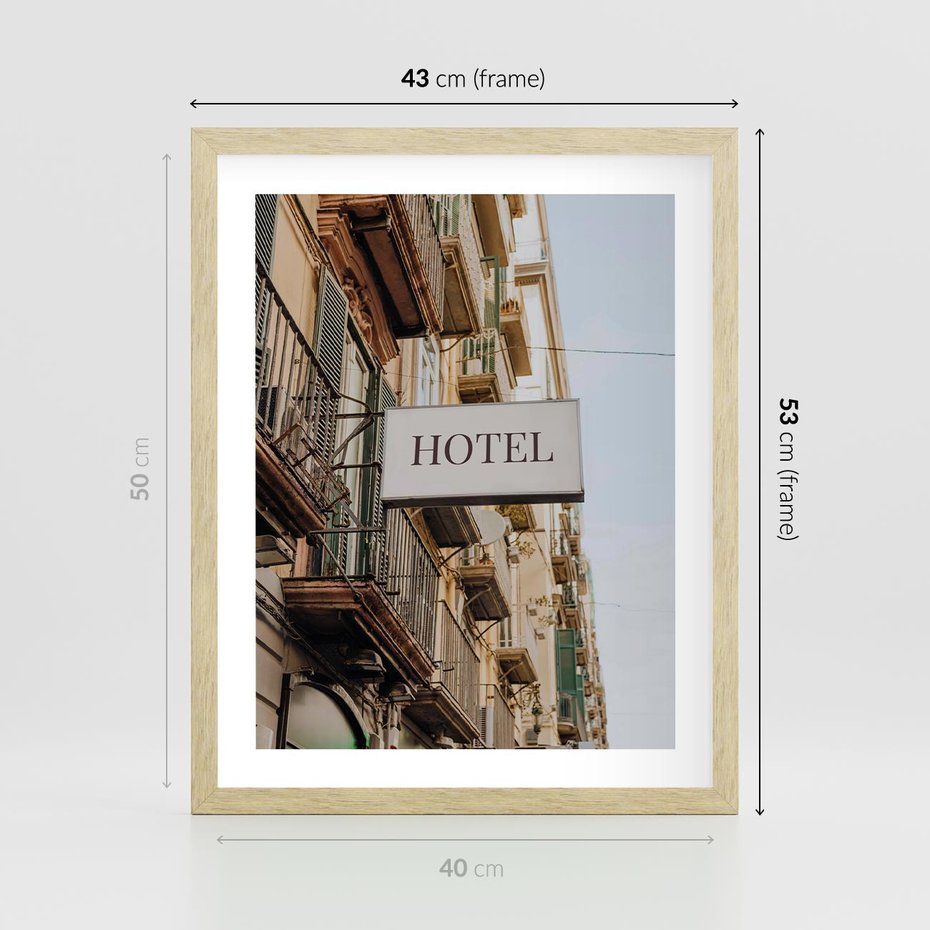 Plakat w ramie 40x50 - Magiczne Spacery - hotel, uliczka - rama drewno