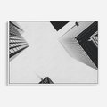Obraz w ramie 70x50 - Nowoczesna Dynamika - perspektywa, wieżowce - rama biała