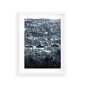 Plakat w ramie 30x40 - Domki w Chmurach - górski zimowy krajobraz, dommki na wzgórzach - rama biała