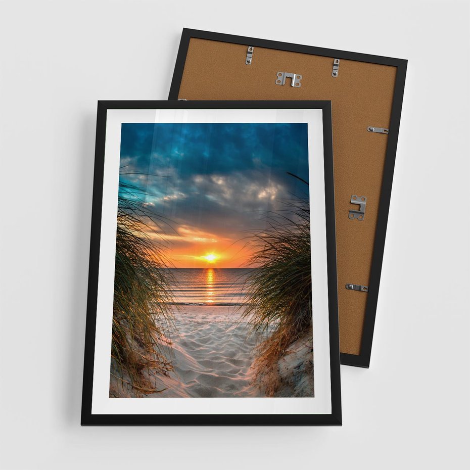 Plakat w ramie 50x70 - Magia zachodu słońca na plaży - zachód, słońca - rama czarna