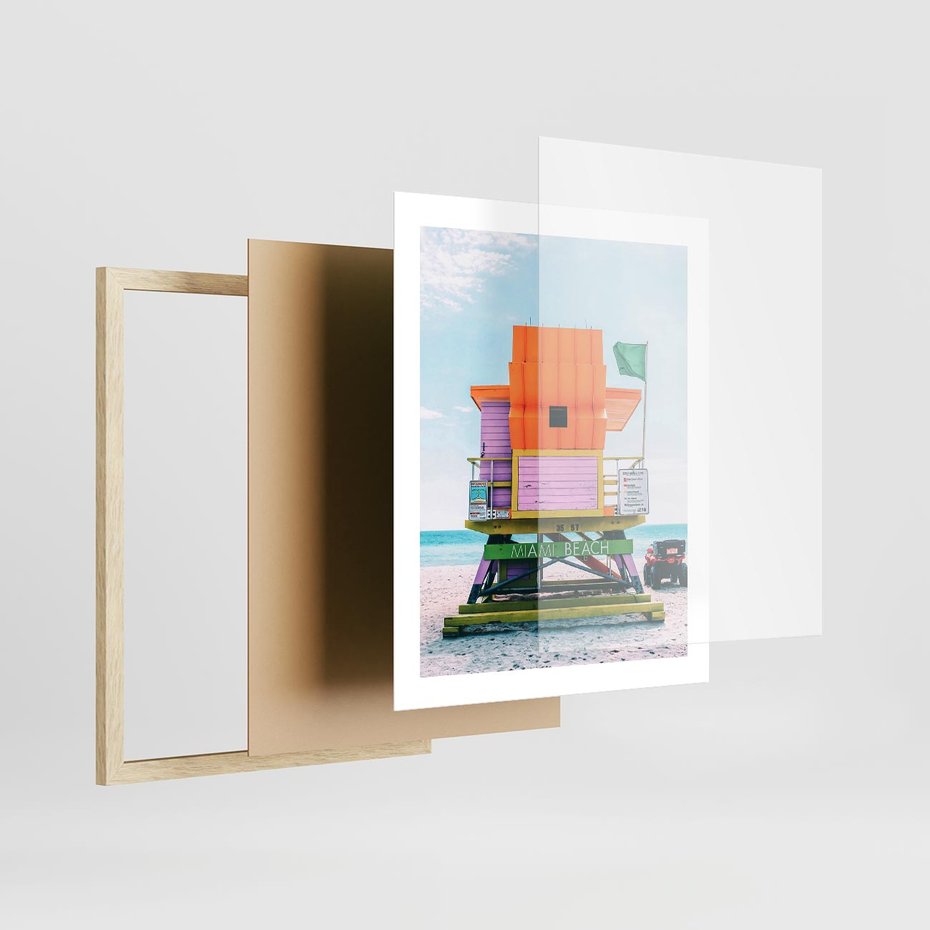 Plakat w ramie 40x50 - Plaża Miami w Słoneczny Dzień - domek ratownika, kolorowy - rama drewno