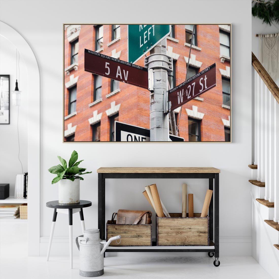 Obraz w ramie 100x70 - Namiastka wielkiego miasta - Nowy Jork, drogowskaz - rama drewno