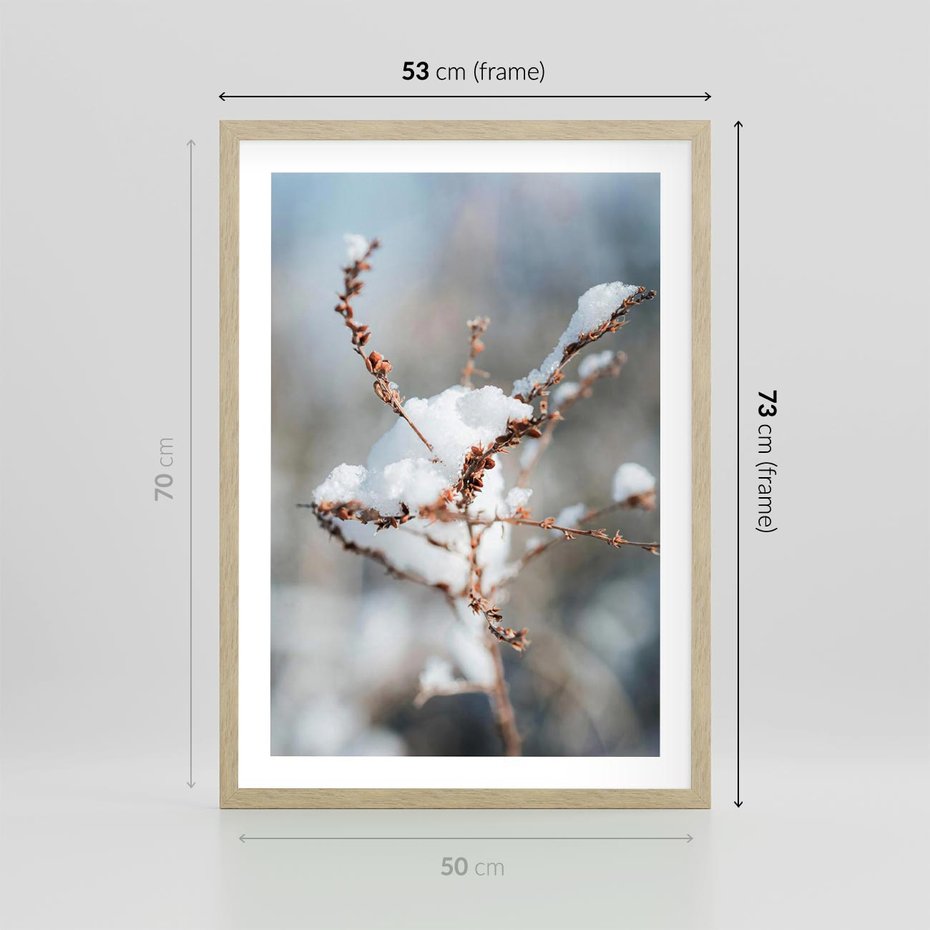 Plakat w ramie 50x70 - Zimowy Urok Natury - gałązki pod śniegiem, natura - rama drewno