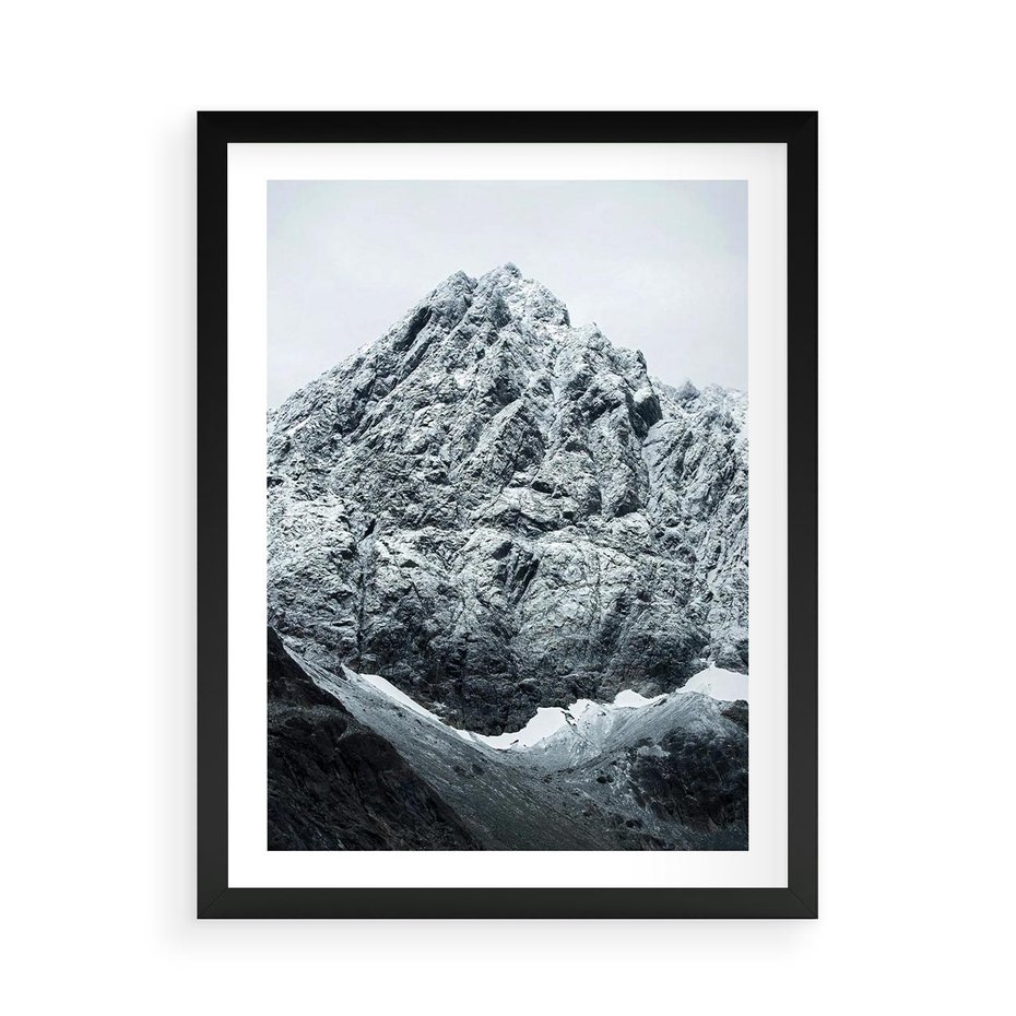 Plakat w ramie 50x70 - Surowość Gór - śnieg, zima w górach - rama czarna