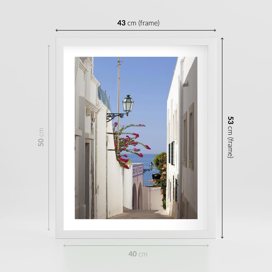 Plakat w ramie 40x50 - Podróże w Czasie: Perspektywiczna Uliczka - uliczka, perspektywa - rama biała