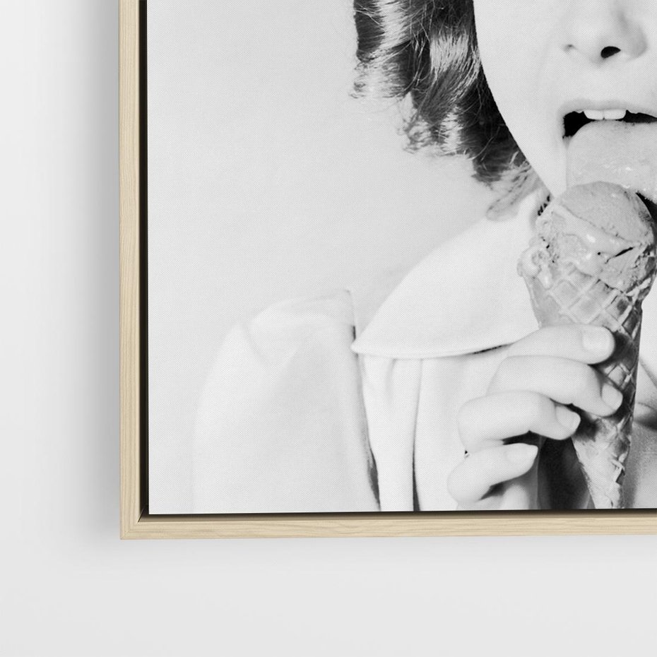 Obraz w ramie 80x80 - Pyszny Deser - retro zdjęcie, czarno białe - rama drewno