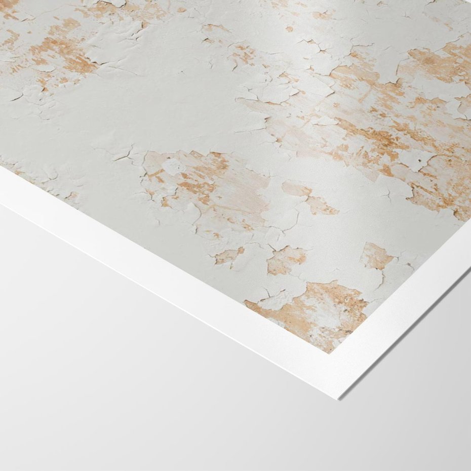 Plakat bez ramy 50x70 - Beżowa Ściana z Łuszczącą Się Farbą - stara ściana, beżowa