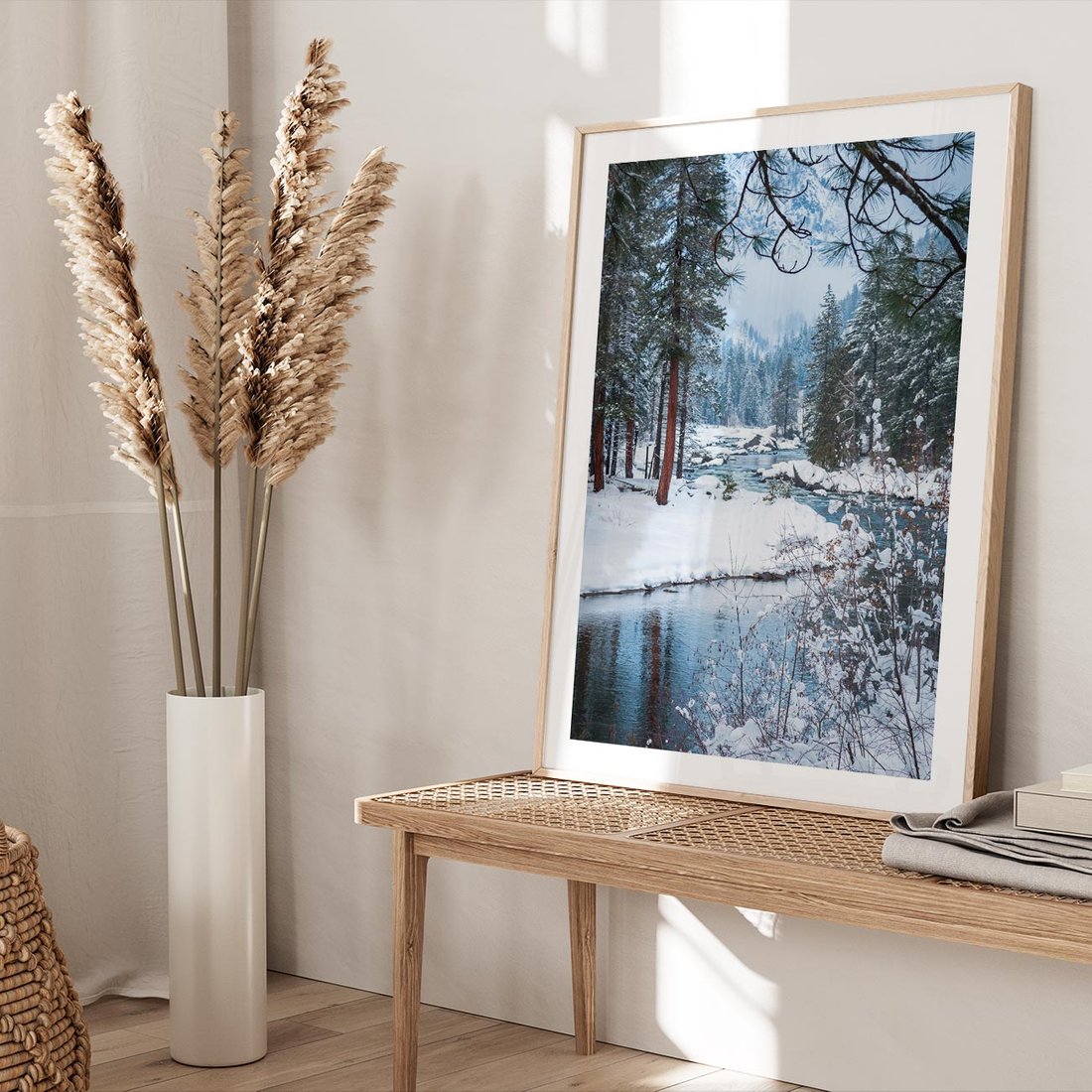 Plakat w ramie 30x40 - Śnieżne cuda - zima, las - rama drewno