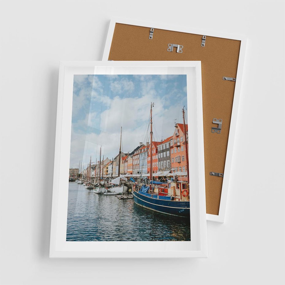 Plakat w ramie 50x70 - Wibracje Miejskiego Klimatu - Dania, Kopehaga - rama biała