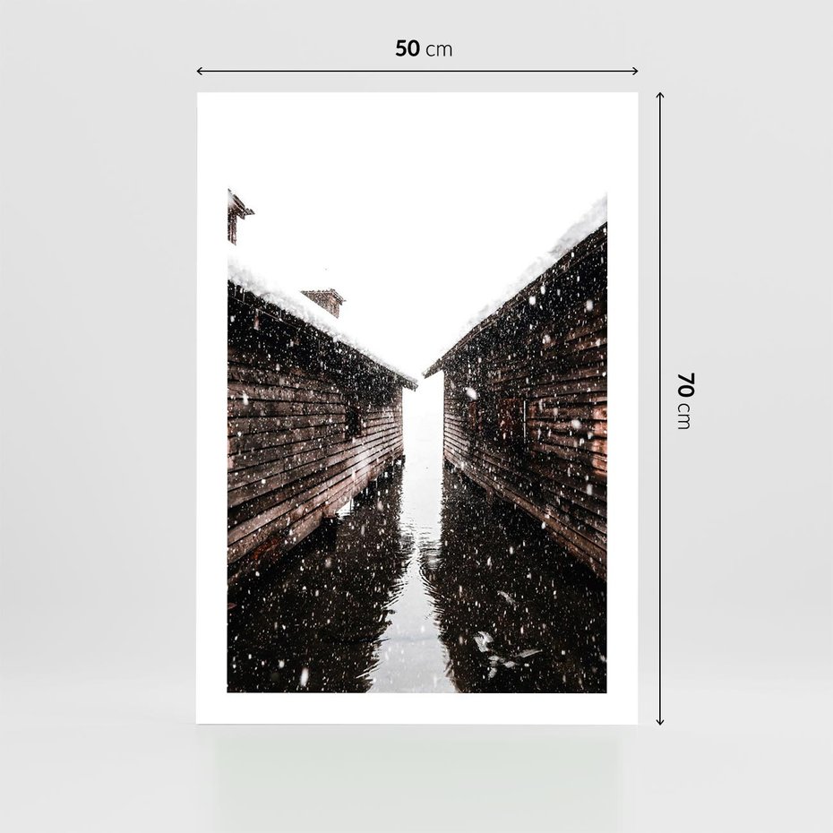 Plakat bez ramy 50x70 - Spadający Śnieg - domek górski, w zimie