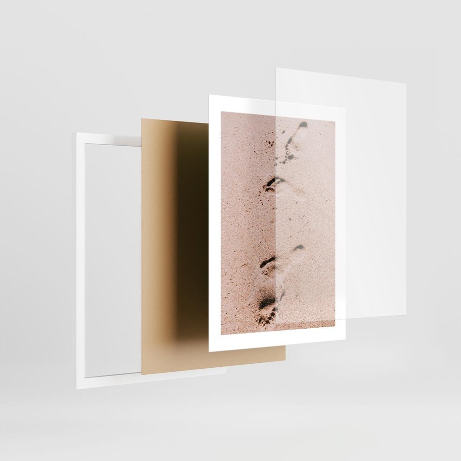 Plakat w ramie 30x40 - Ślady na Piasku - piasek, plaża - rama biała