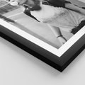 Plakat w ramie 30x40 - Letnia Młodość - nowoczesna fotografia, czarno biała - rama czarna